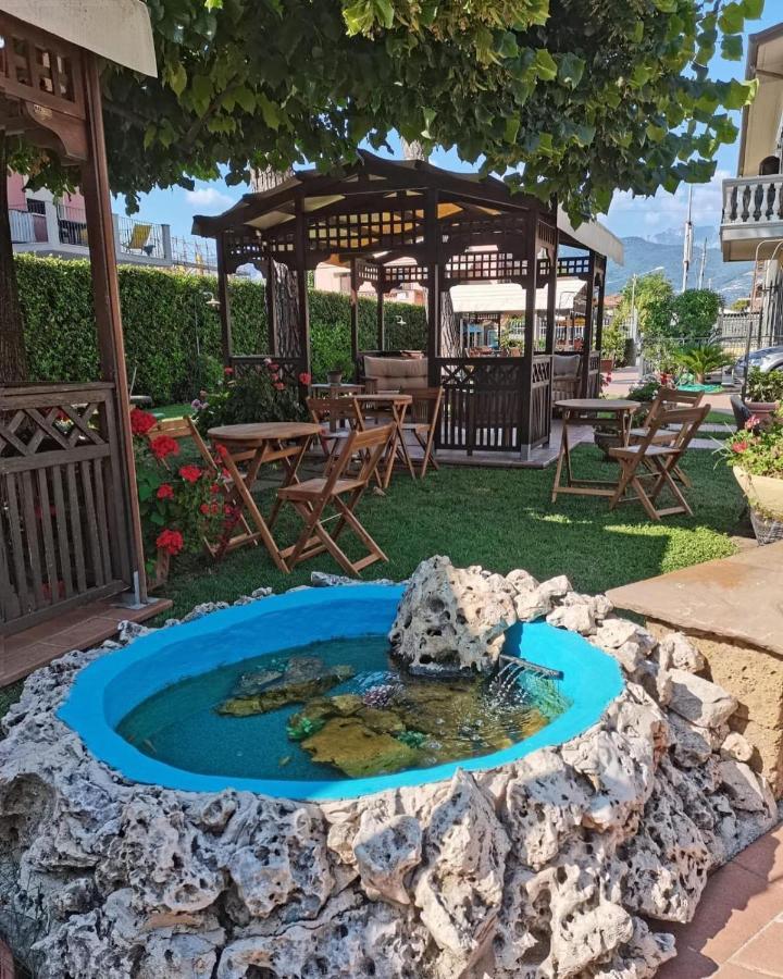 Hotel Virginia Marina di Massa Luaran gambar