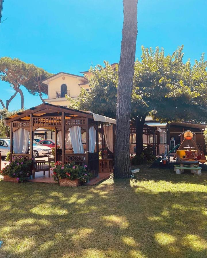 Hotel Virginia Marina di Massa Luaran gambar