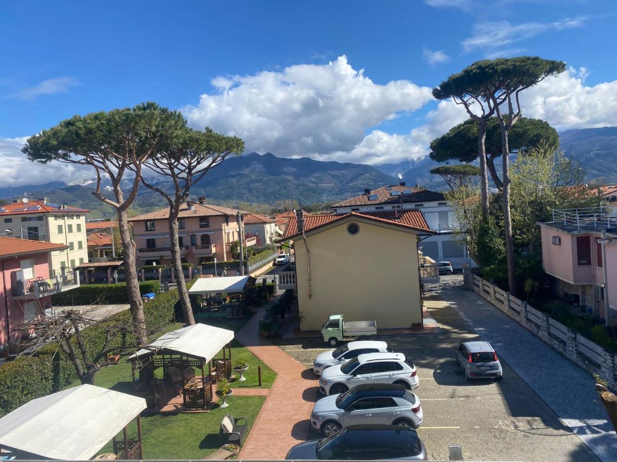 Hotel Virginia Marina di Massa Luaran gambar