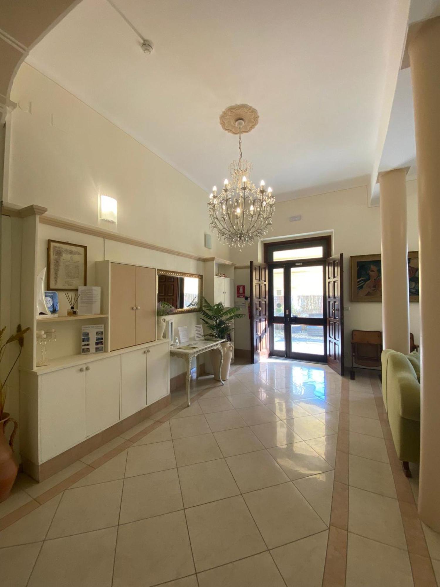 Hotel Virginia Marina di Massa Luaran gambar