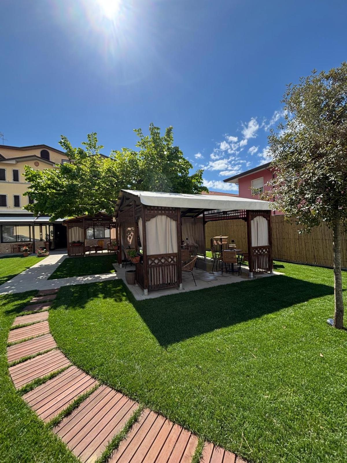 Hotel Virginia Marina di Massa Luaran gambar