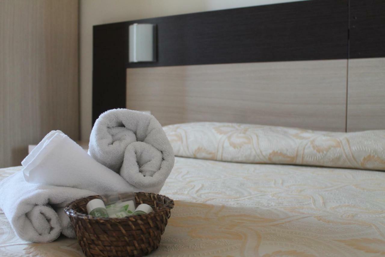Hotel Virginia Marina di Massa Luaran gambar